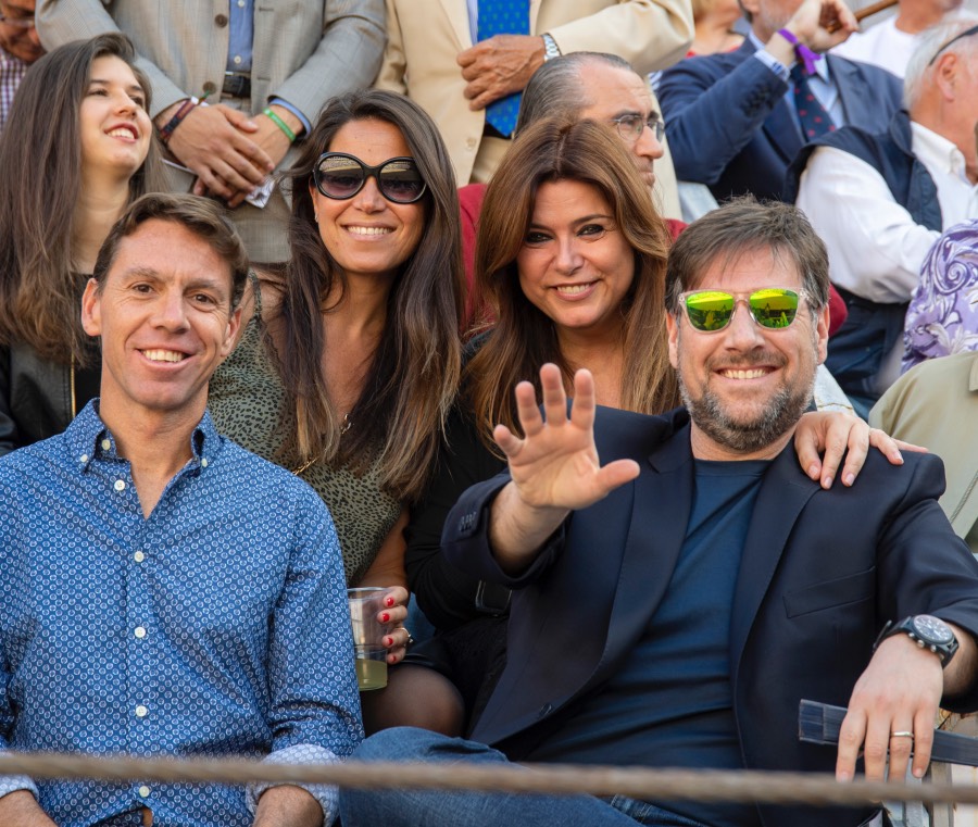 Carlos Latre y su mujer Yolanda Marcos con amigos
