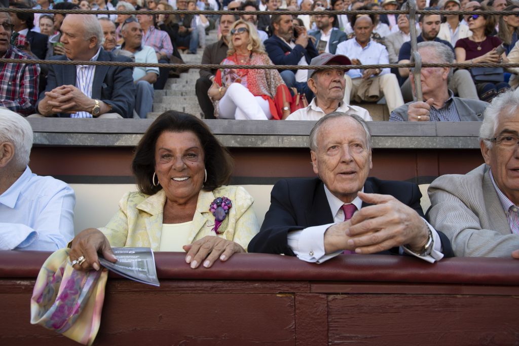 Pilar González del Valle, Marquesa de la Vega de Anzo, junto a José María Álvarez del Manzano