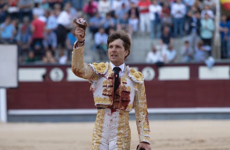 Oreja al valor herido de Juan Leal en Madrid