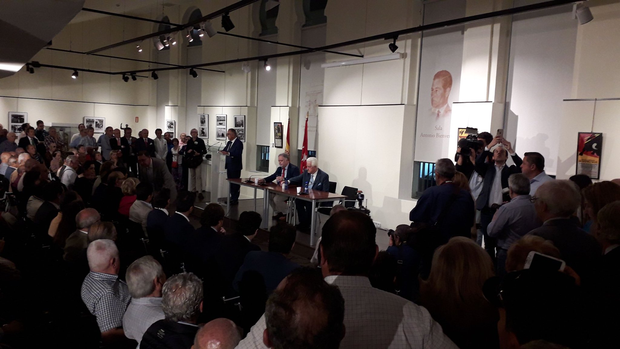 El Viti: "Sigo aprendiendo de los jóvenes, todos continuamos la historia del toreo"