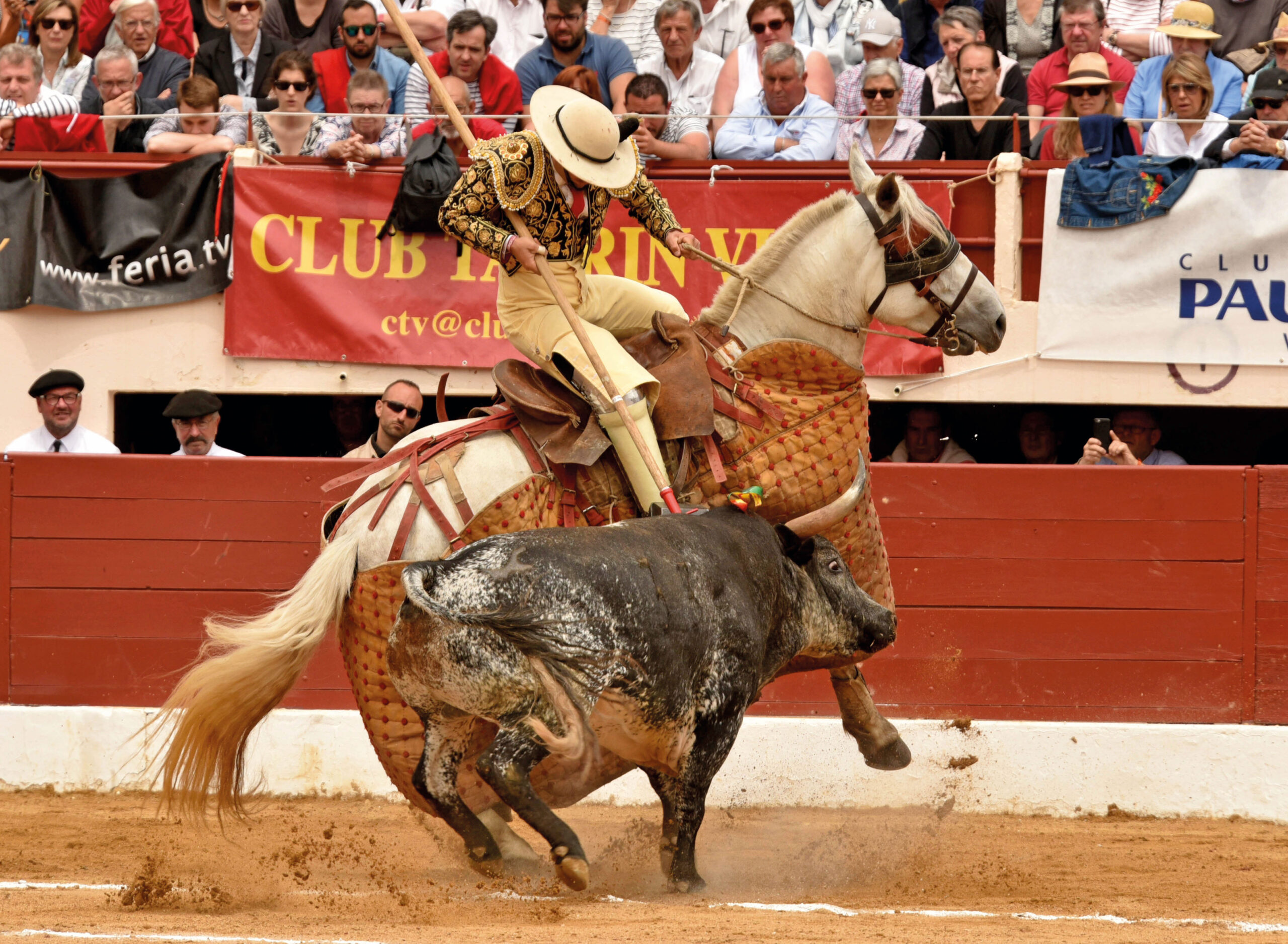 “Debemos dar espectáculo si el matador quiere lucir al toro”