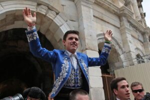 Nimes (Francia), lunes 21 de mayo de 2018. Festejo de rejones matinal