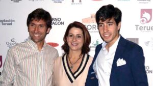 Alberto Lamelas y Álvaro Lorenzo flanquean a la alcaldesa de Teruel.