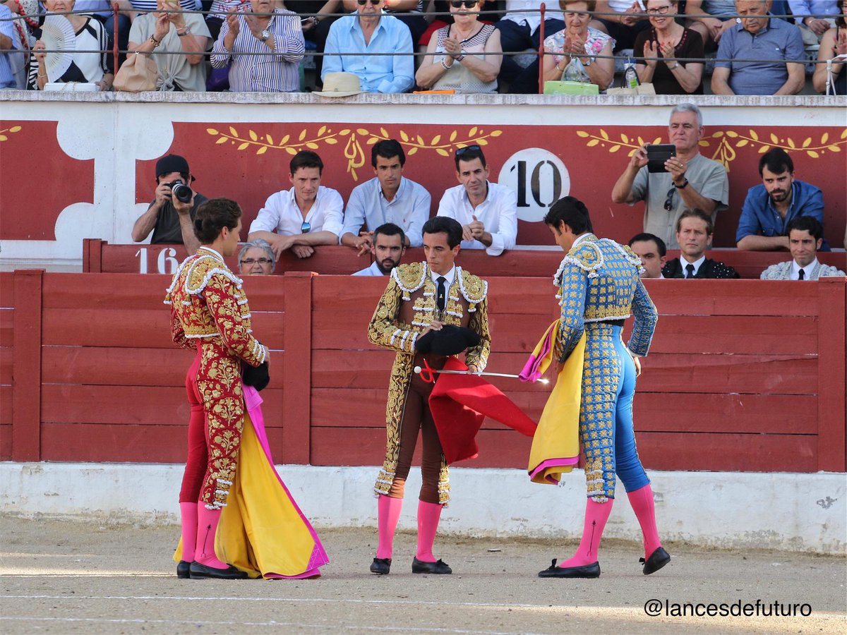 Miguel Ángel Perera y Ginés Marín, puerta grande en Torrejón de Ardoz