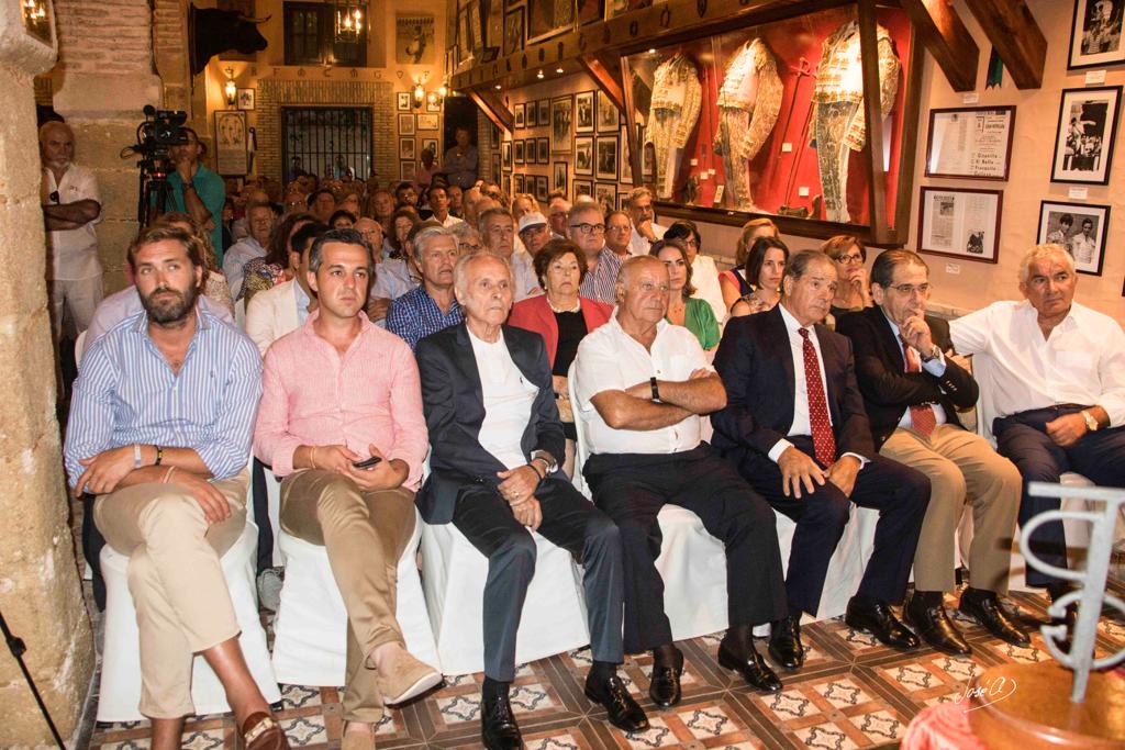Homenaje a Paco Ojeda en El Puerto de Santa María