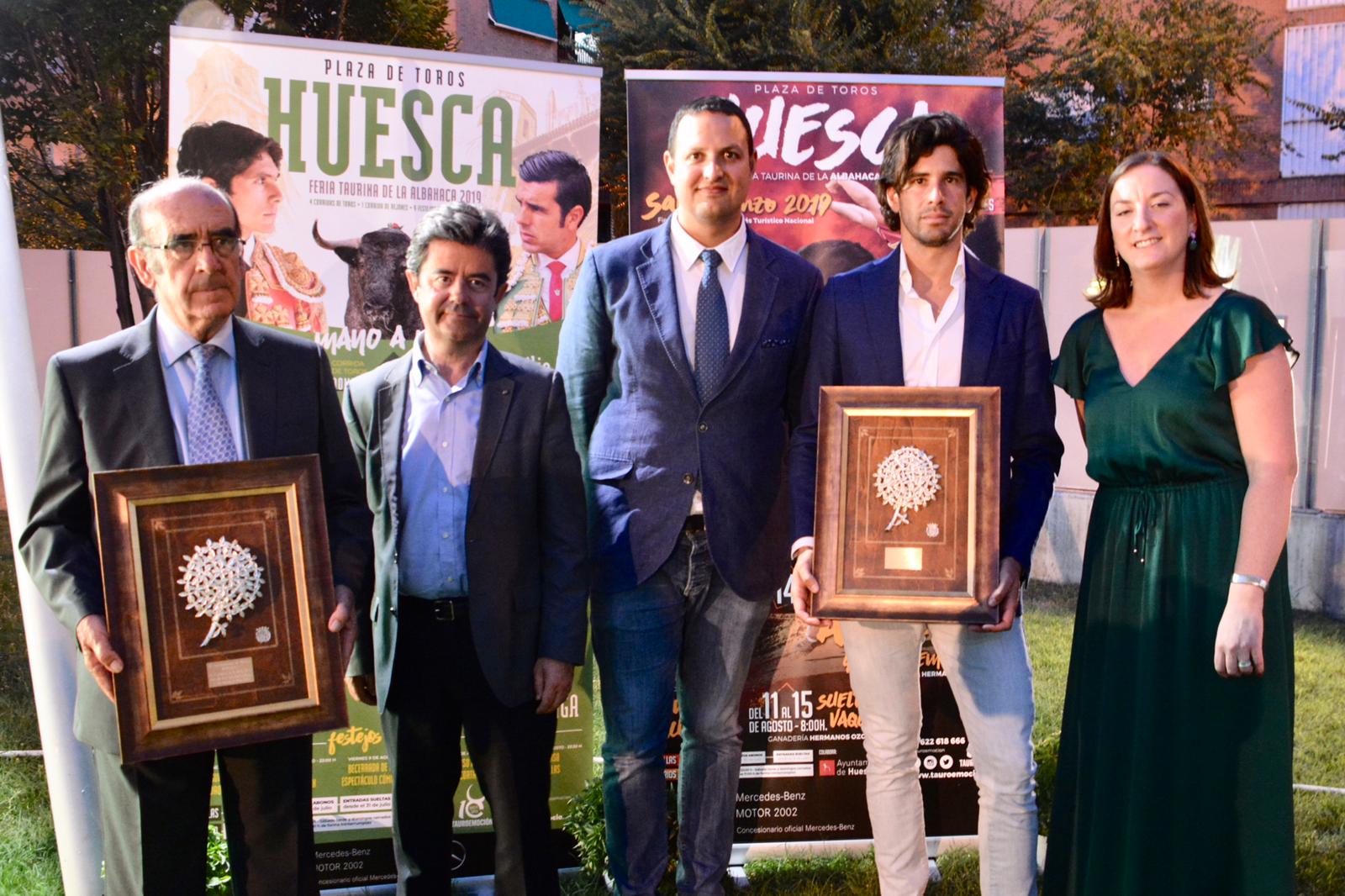 Huesca calienta motores con una gala taurina