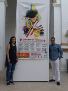 Marta Trenzano, alcaldesa de Algemesí, y Alberto Fernández, presidente de la Comisión Taurina.