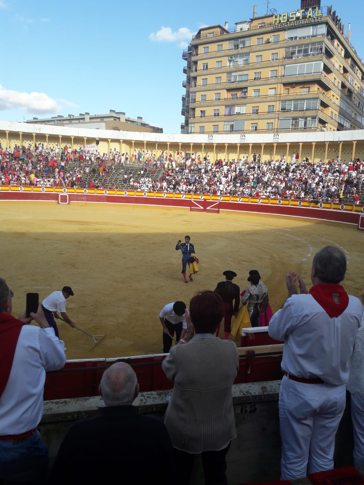 Jesulín de Ubrique y El Cid salen a hombros en Tudela