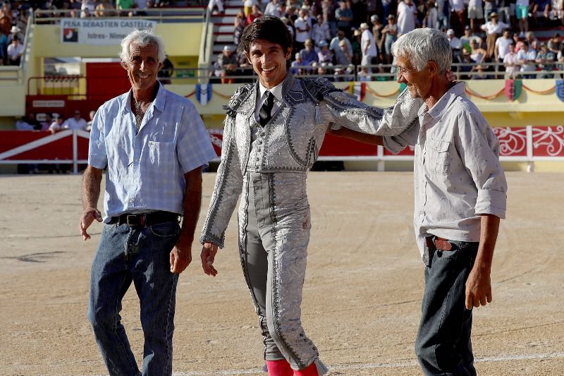 Castella, indulto y puerta grande junto a Joubert y Leal en Saintes Maries de la Mer