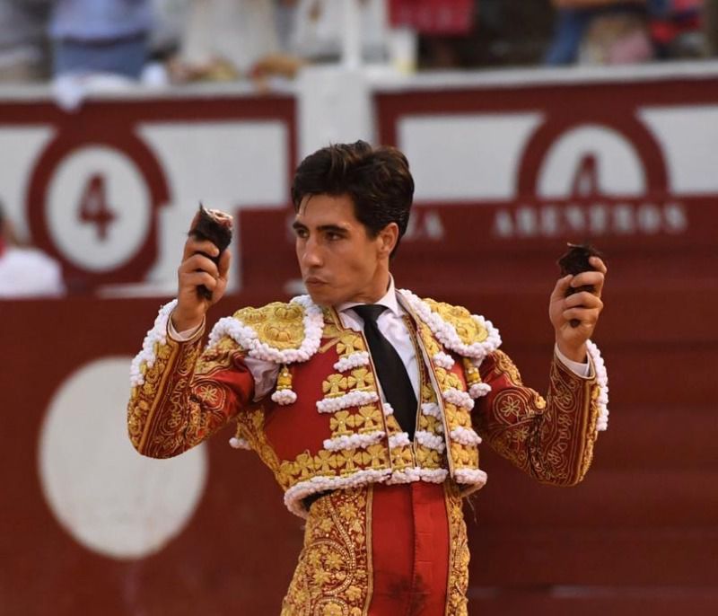 Álvaro Lorenzo sustituye a El Fandi en Gijón