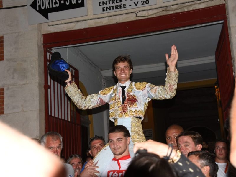 Nuevo golpe de Juan Leal, tres orejas con buenos pedrazas en Beziers