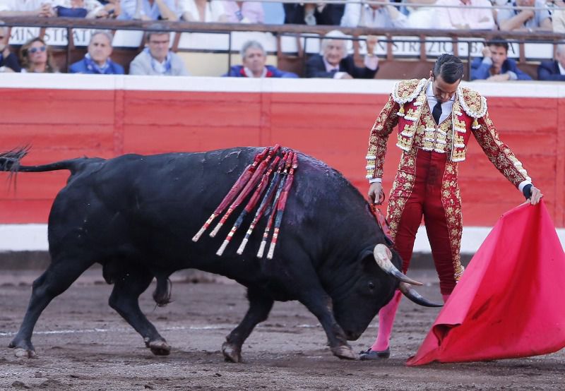 Manzanares da el do de pecho y Juli defiende su pabellón en Bilbao