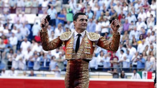 Paco Ureña por Pablo Aguado en Colmenar Viejo