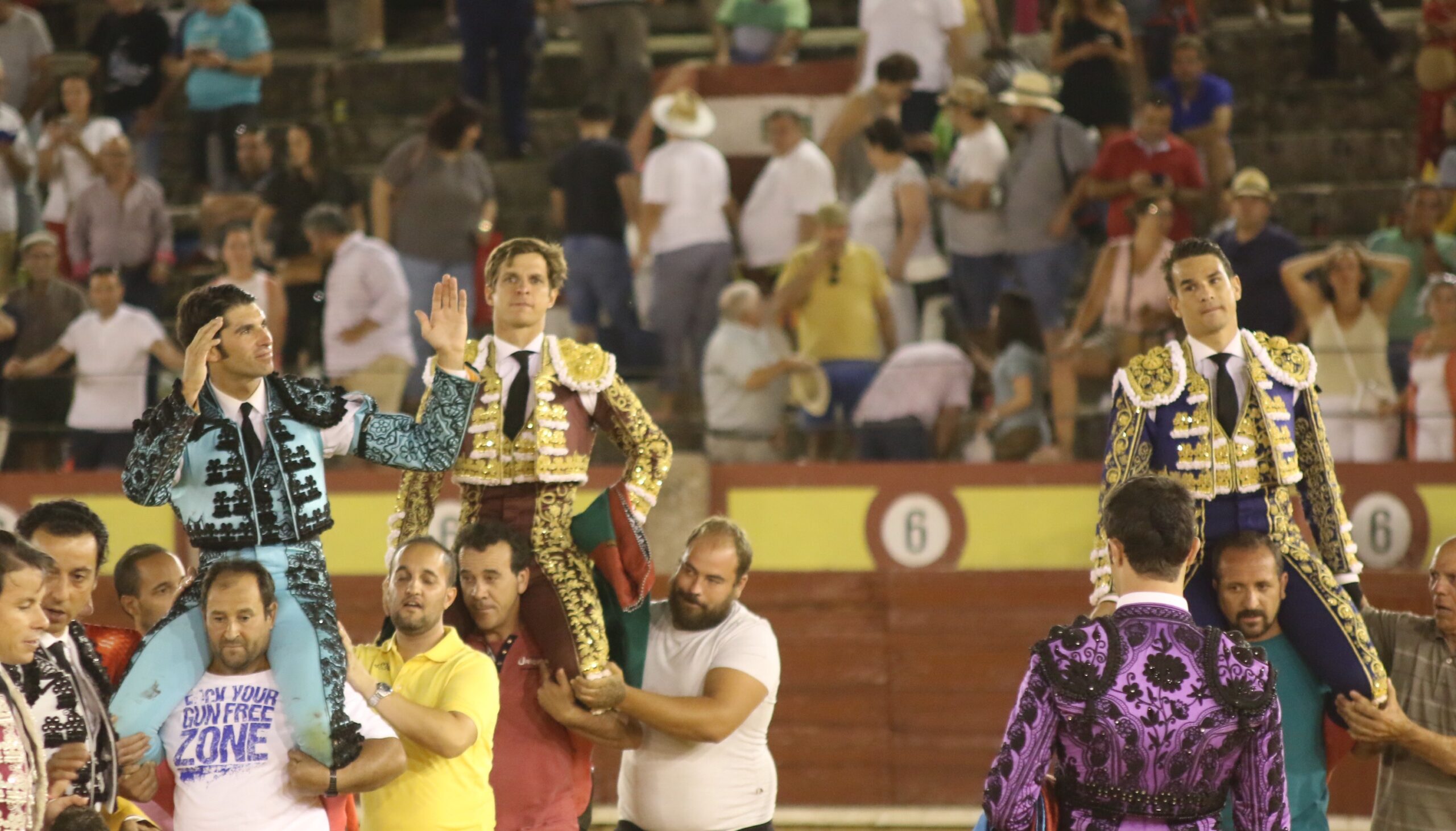 Juli, Manzanares y Cayetano ponen alto el listón en Ciudad Real