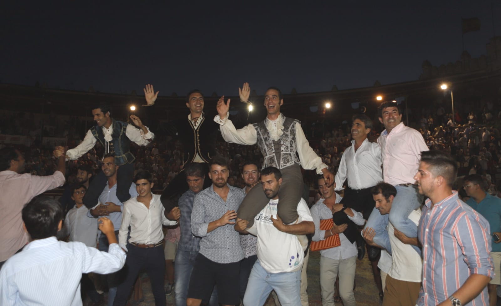 Pepe Moral indulta a Milhijas, de Victorino Martín, en Sanlúcar