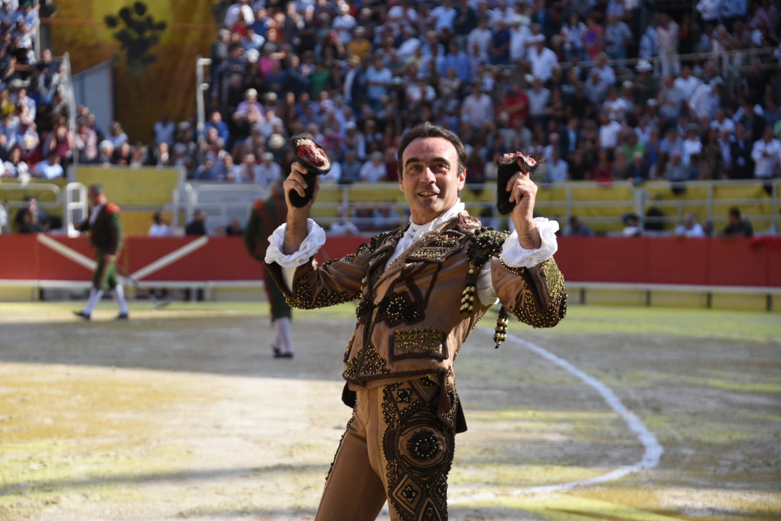 Arles (Francia), 7 de septiembre. Toros de distintas ganaderías para Enrique Ponce y Juan Bautista