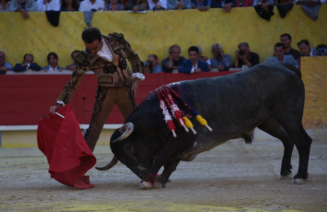 Arles (Francia), 7 de septiembre. Toros de distintas ganaderías para Enrique Ponce y Juan Bautista