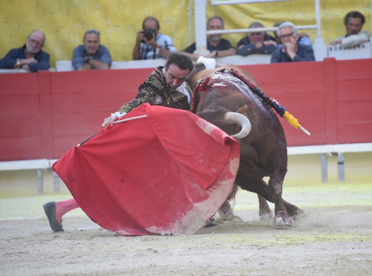 Arles (Francia), 7 de septiembre. Toros de distintas ganaderías para Enrique Ponce y Juan Bautista