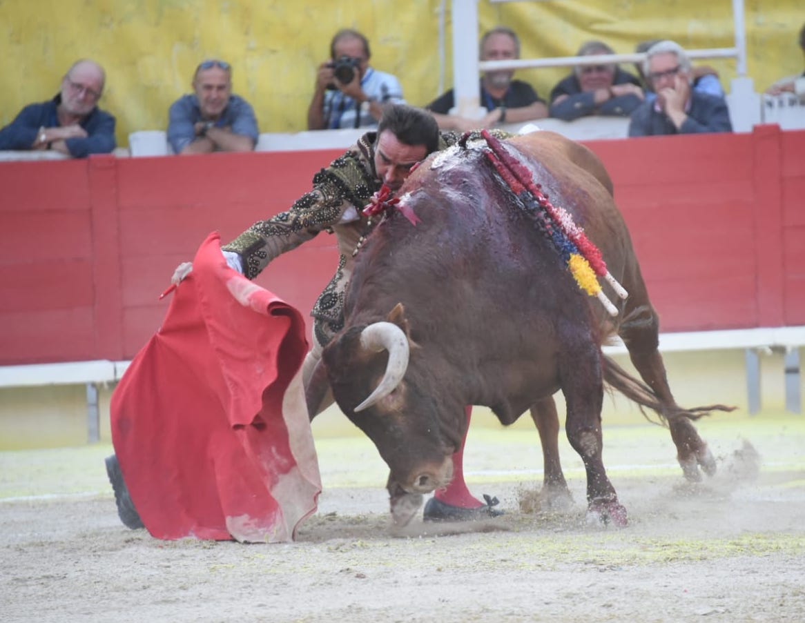 Arles (Francia), 7 de septiembre. Toros de distintas ganaderías para Enrique Ponce y Juan Bautista