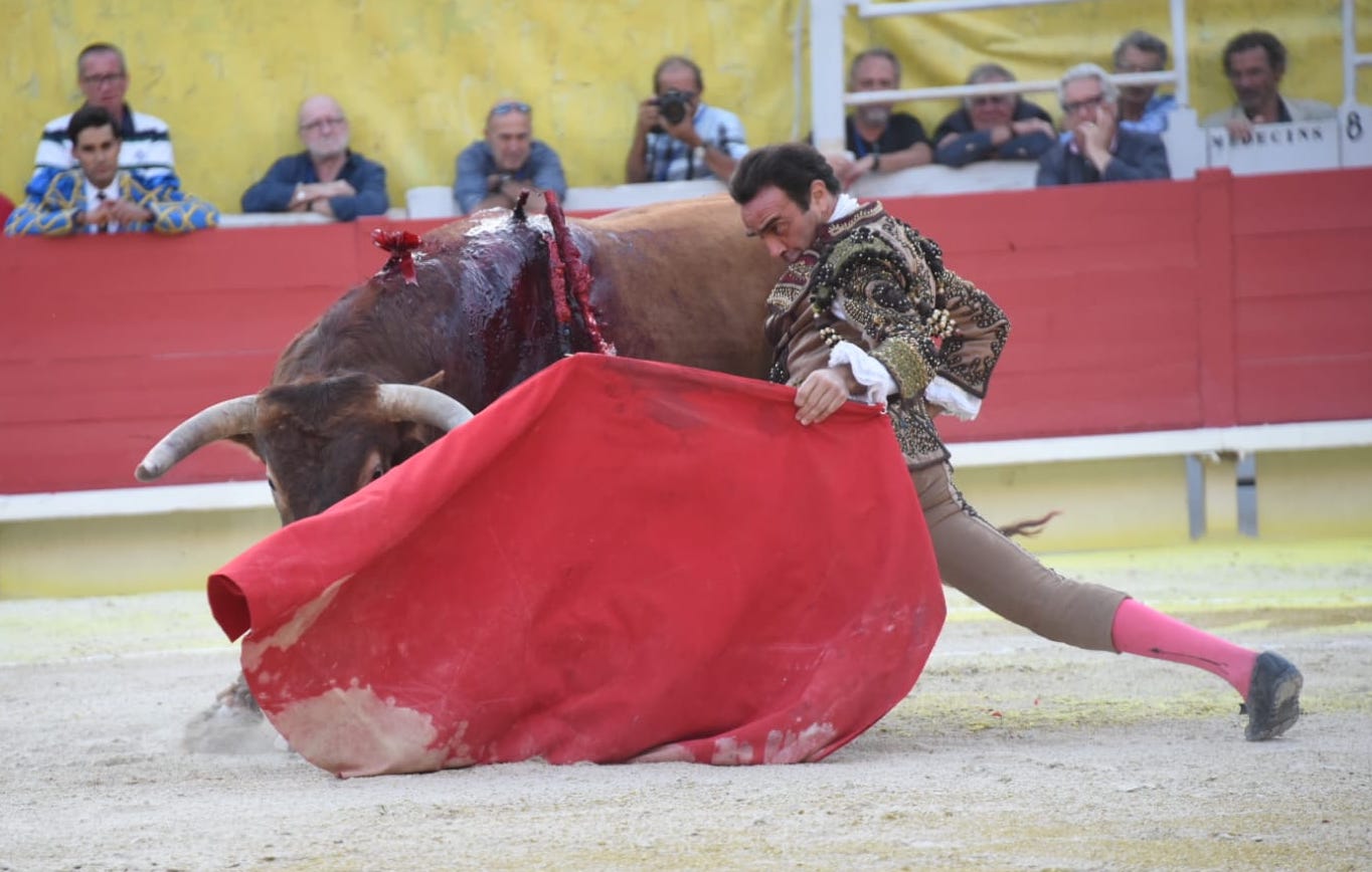 Arles (Francia), 7 de septiembre. Toros de distintas ganaderías para Enrique Ponce y Juan Bautista