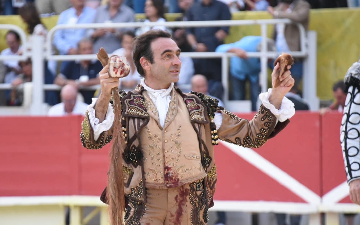 Arles (Francia), 7 de septiembre. Toros de distintas ganaderías para Enrique Ponce y Juan Bautista