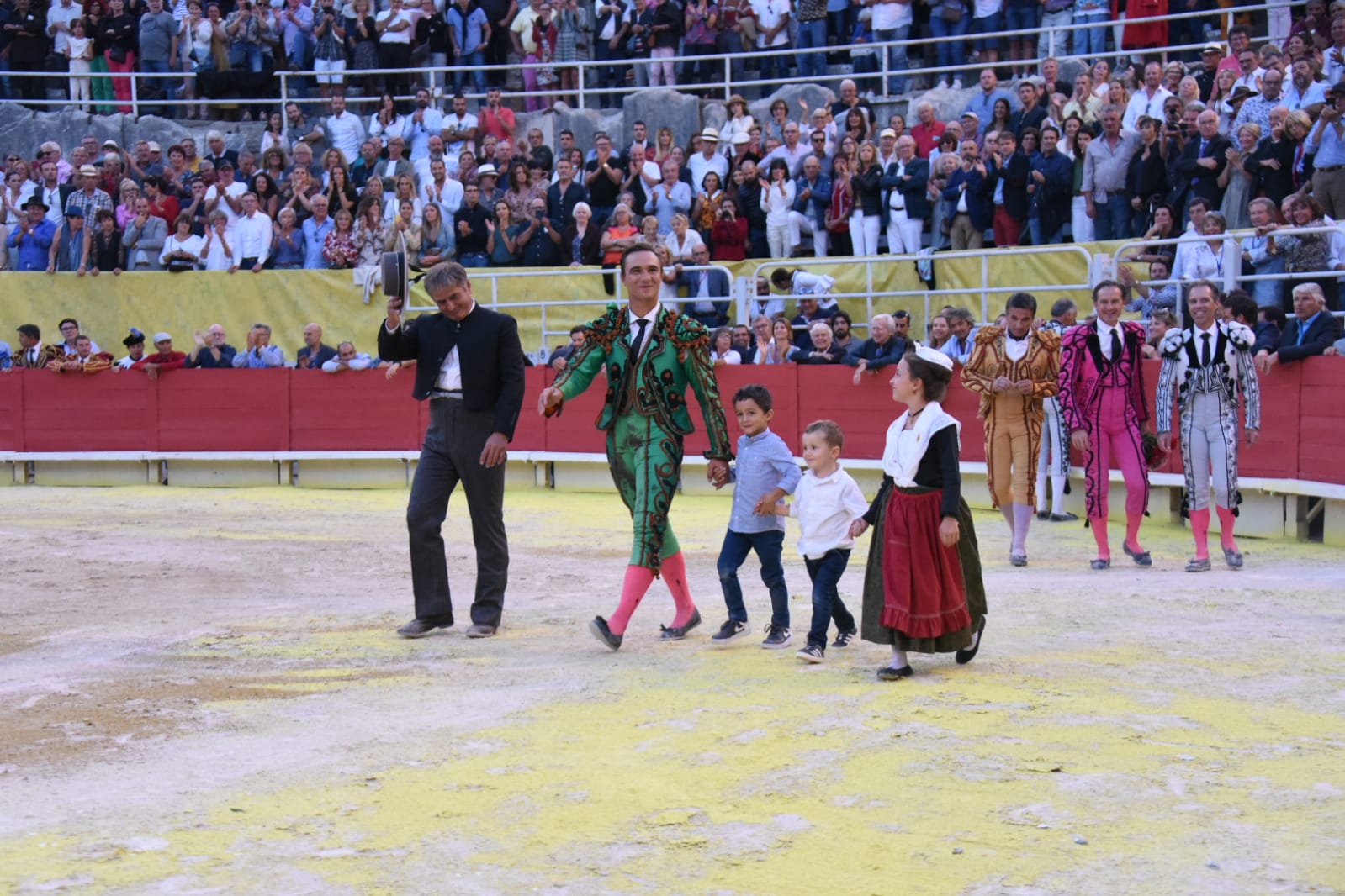 Arles (Francia), 7 de septiembre. Toros de distintas ganaderías para Enrique Ponce y Juan Bautista