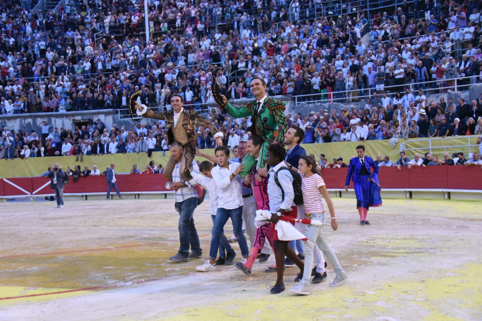 Arles (Francia), 7 de septiembre. Toros de distintas ganaderías para Enrique Ponce y Juan Bautista