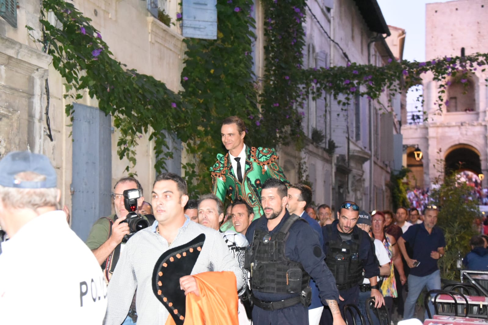 Arles (Francia), 7 de septiembre. Toros de distintas ganaderías para Enrique Ponce y Juan Bautista