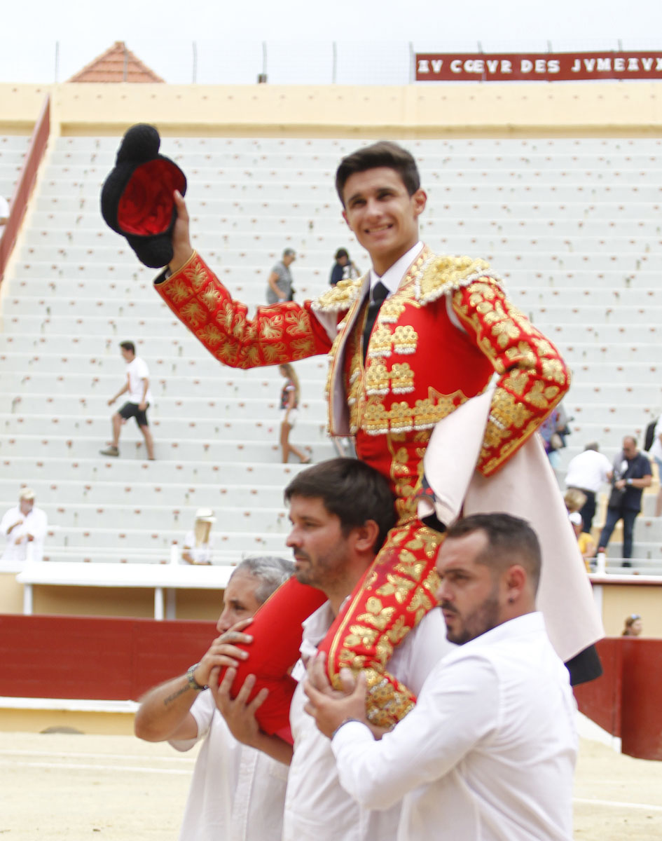 Bayona, domingo 1 de septiembre de 2019. Novillada matinal