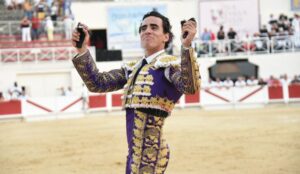Galdós, con las dos orejas cortadas a un toro de Margé en la pasada feria de Beziers.