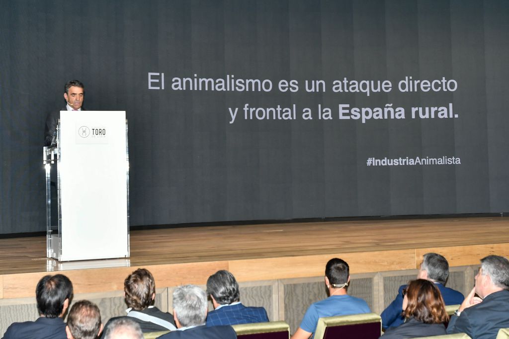 “Sostenibilidad, mundo rural y animalismo”