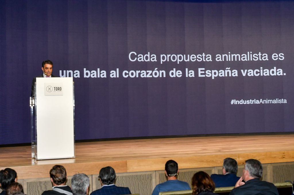 “Sostenibilidad, mundo rural y animalismo”