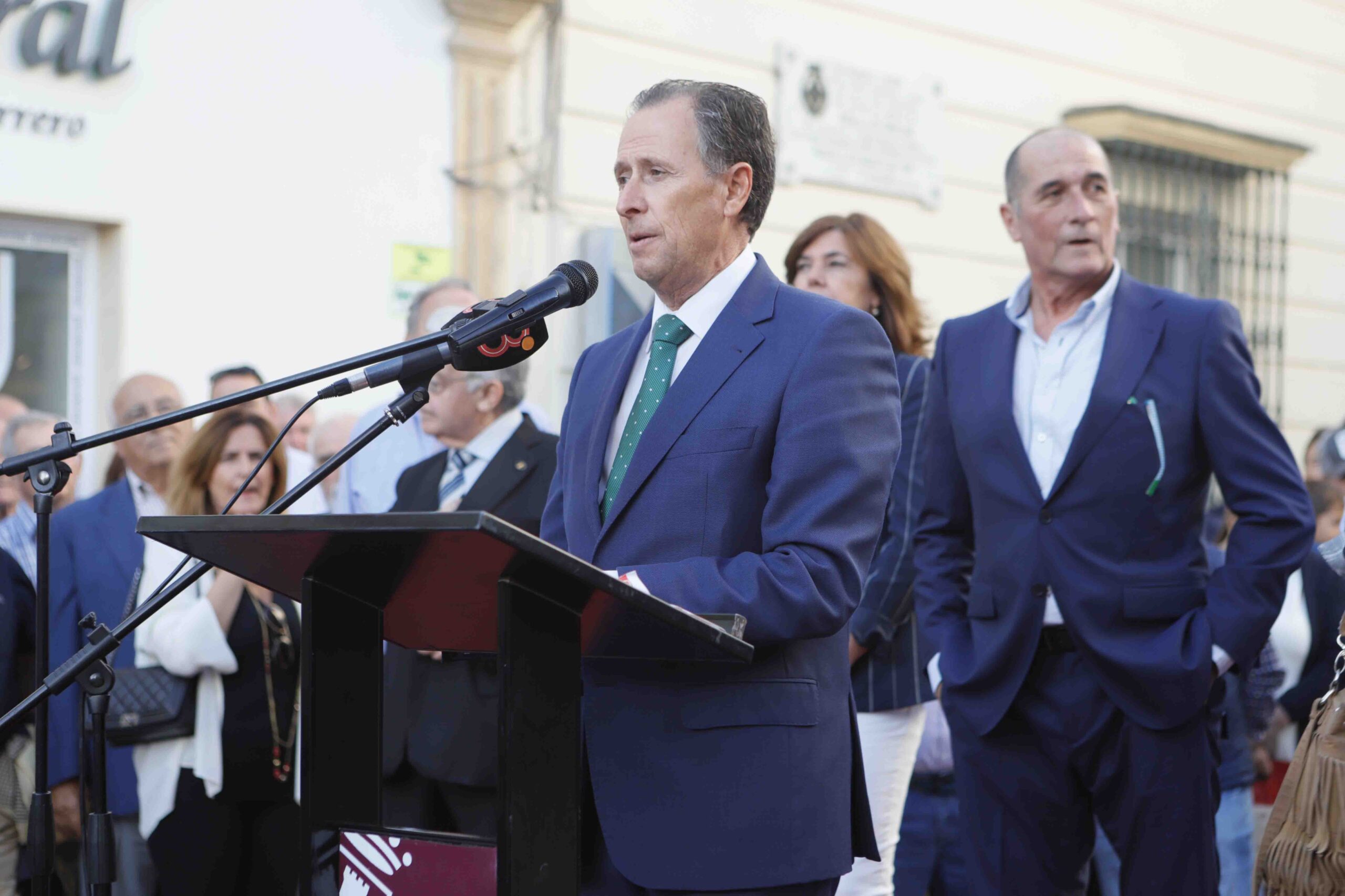 Escultura Emilio Oliva