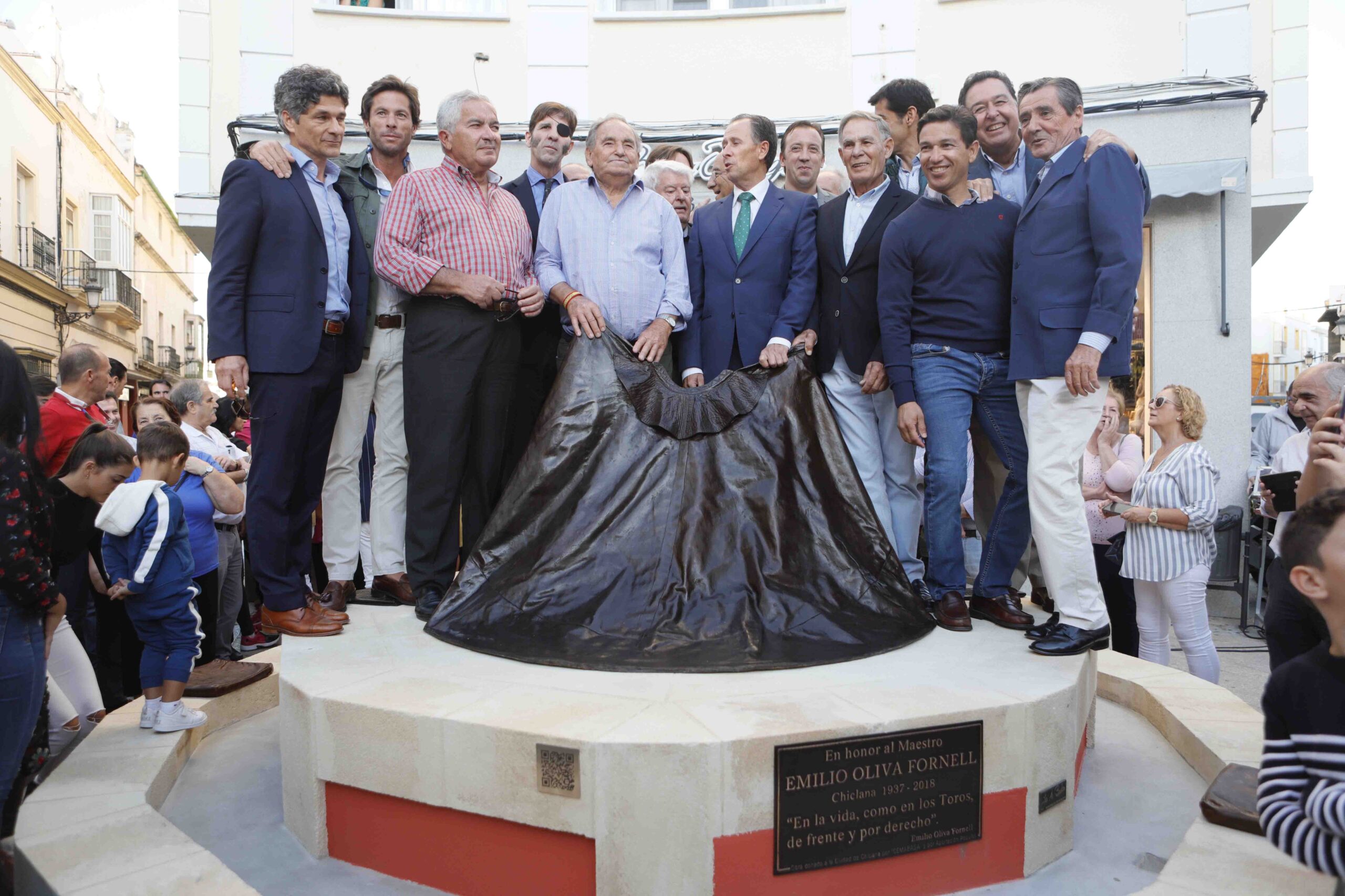 Escultura Emilio Oliva