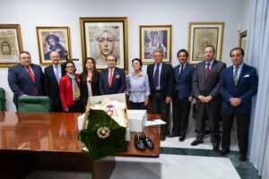 Túnica y zapatillas de Gallito a la Hermandad de la Macarena