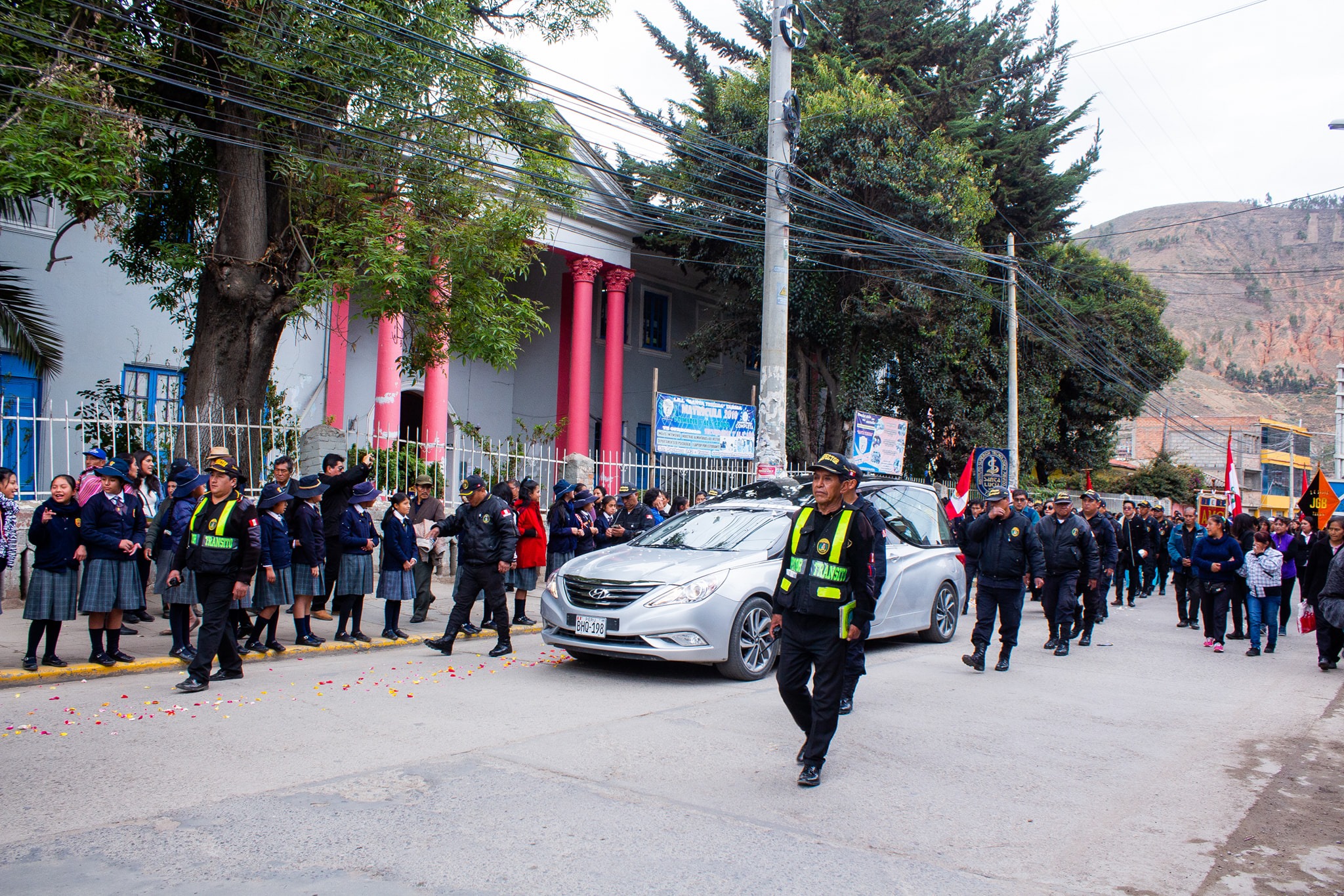 Entierro de Moisés Tacuri García, médico cirujano de Lima