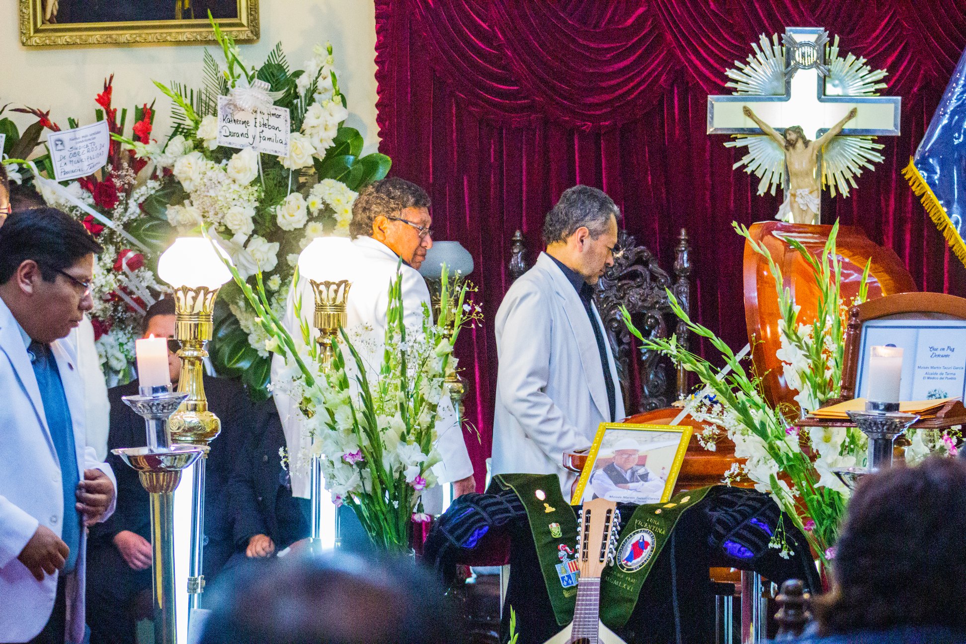 Entierro de Moisés Tacuri García, médico cirujano de Lima