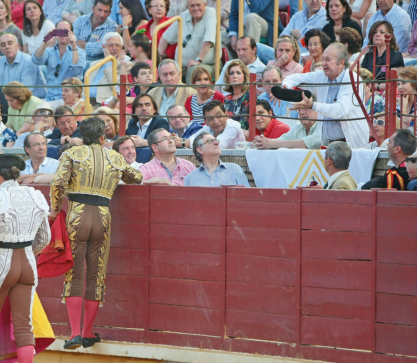 Espero su respuesta, señor Bailleres