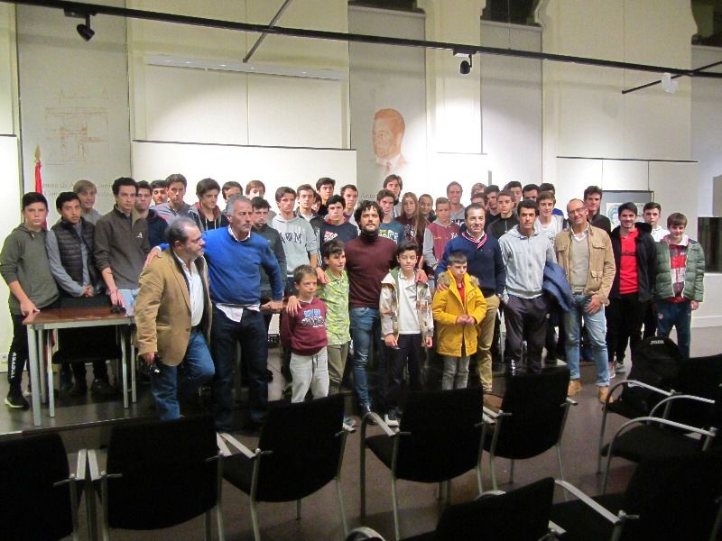 Abellán inaugura el curso de clases teóricas de la Escuela de Madrid