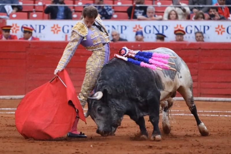 Saldívar malogra con la espada una gran tarde en La México