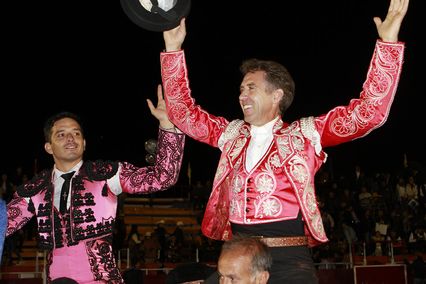 Éxitos de Pablo Hermoso de Mendoza y El Chihuahua en Tenancingo