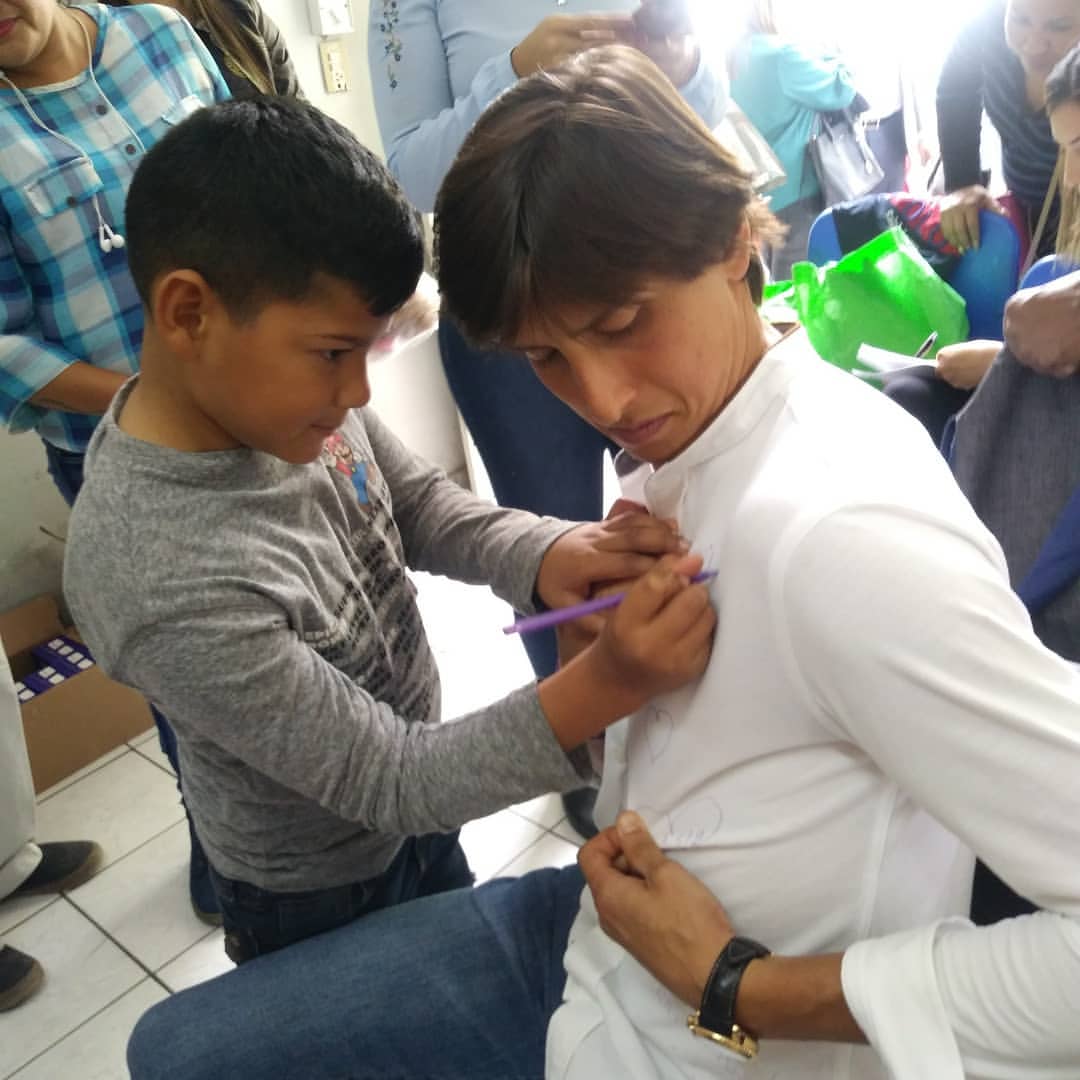 Roca Rey, con los niños con cáncer