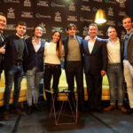 Diego Ventura plasma sus huellas en la Plaza de las Estrellas de Ciudad de México