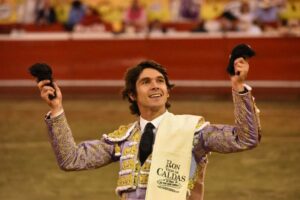 En el plano artístico, Castella fue uno de los grandes protagonistas de la semana al llevarse la Catedral de Manizales.