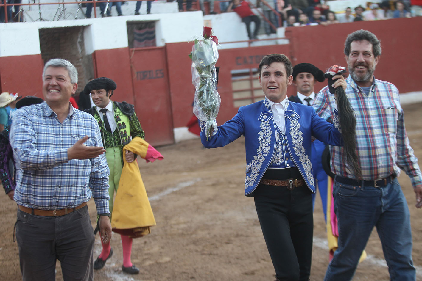 Guillermo Hermoso de Mendoza, cuatro orejas y un rabo en Ayutla