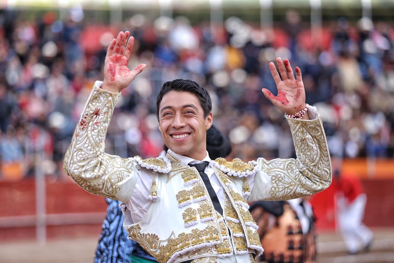 Sergio Flores permanece estable tras la cornada del domingo