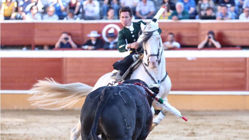 Festejo de rejones benéfico en Aracena