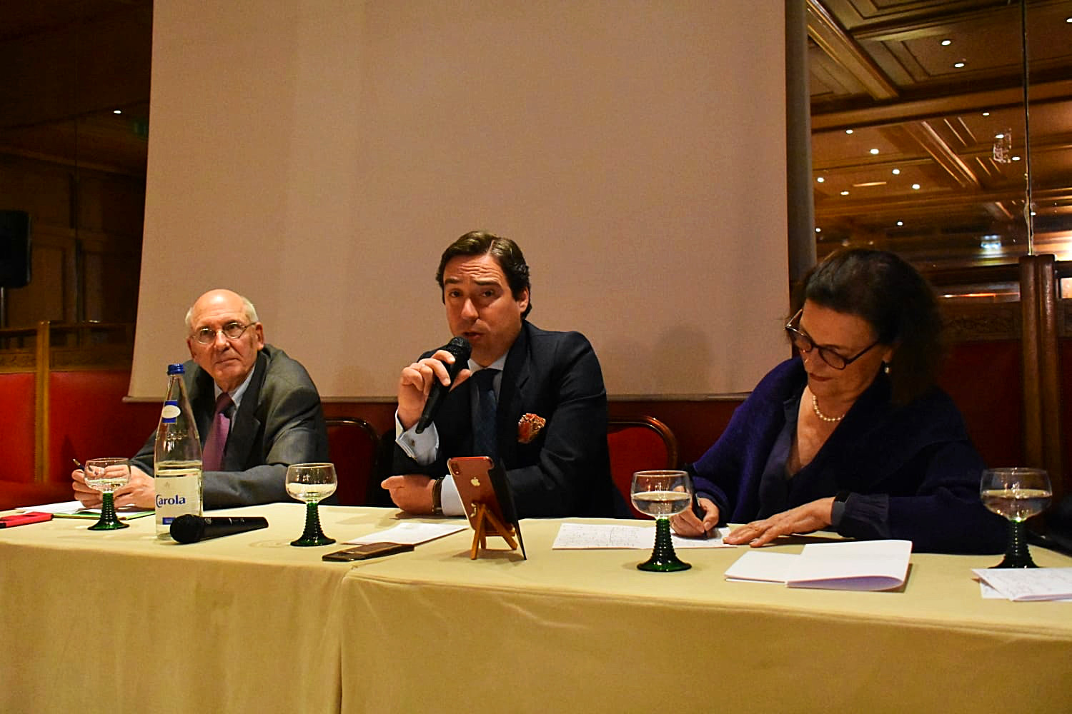 José María Garzón, protagonista en el Club Taurino de París