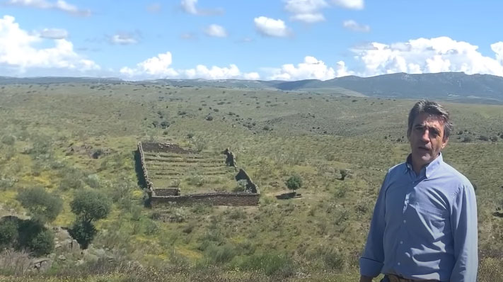 Lecciones camperas de Victorino: la tradición apícola de Las Tiesas