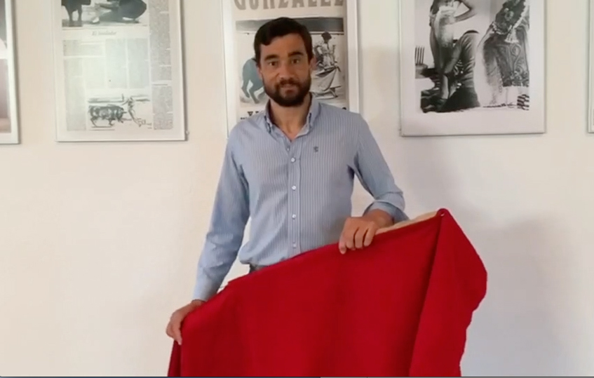 Ureña subasta la muleta de sus cuatro orejas en Bilbao